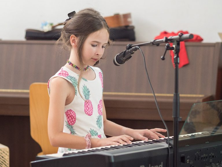 Klavier Liedbegleitung für Kinder Sommerfest 2018